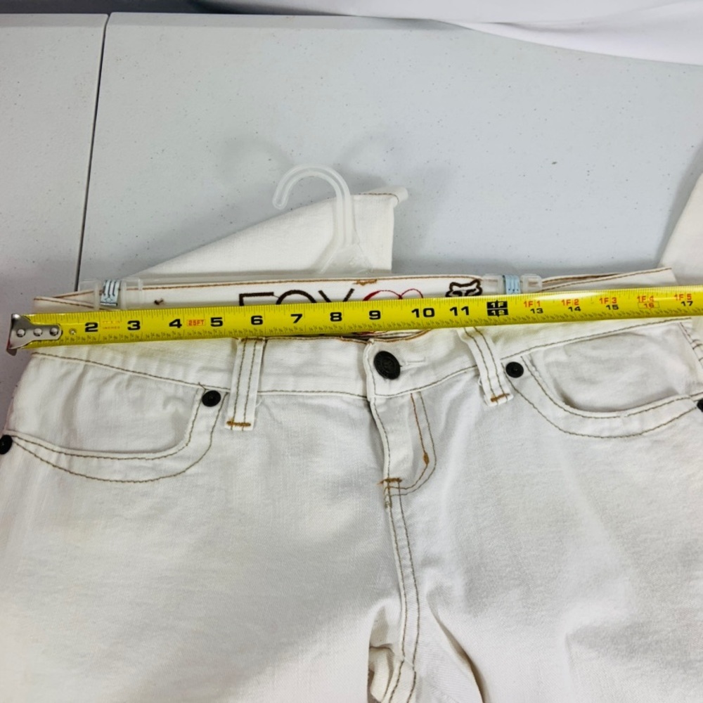 Fox White Women’s Jeans with Brown Pocket Accent - Picture 5 of 8